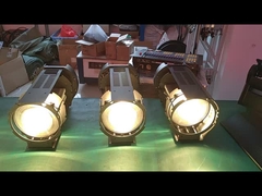 ضوء الفريسنال 400 واط LED RGBAL 5 في 1 تكبير تلقائي قابلة للتوجيه بالكامل من 2700 إلى 12000K